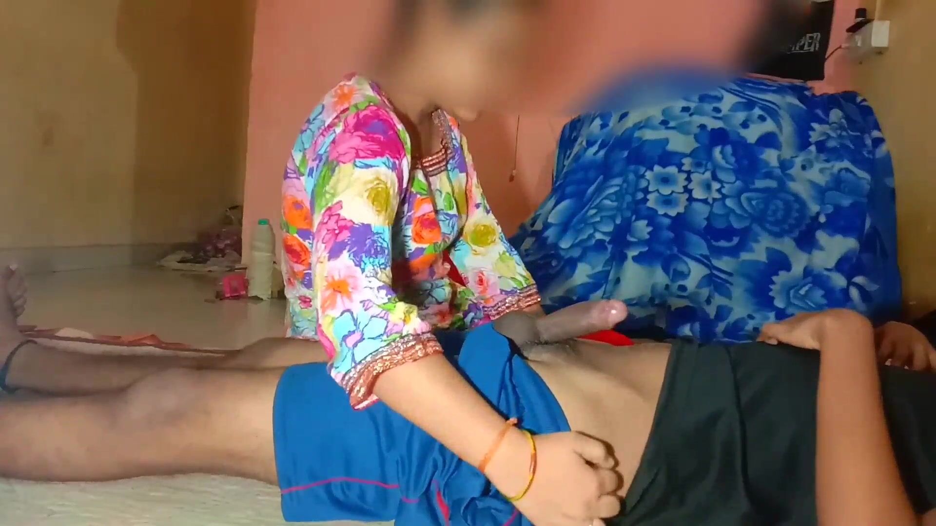 1920px x 1080px - Indian sexy sister caught brother in sleepand get fucked her self with  Hindi clear audio watch online
