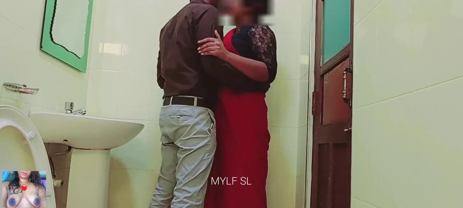 Boss had sex inside the office bathroom with Hot Milf watch online pic picture