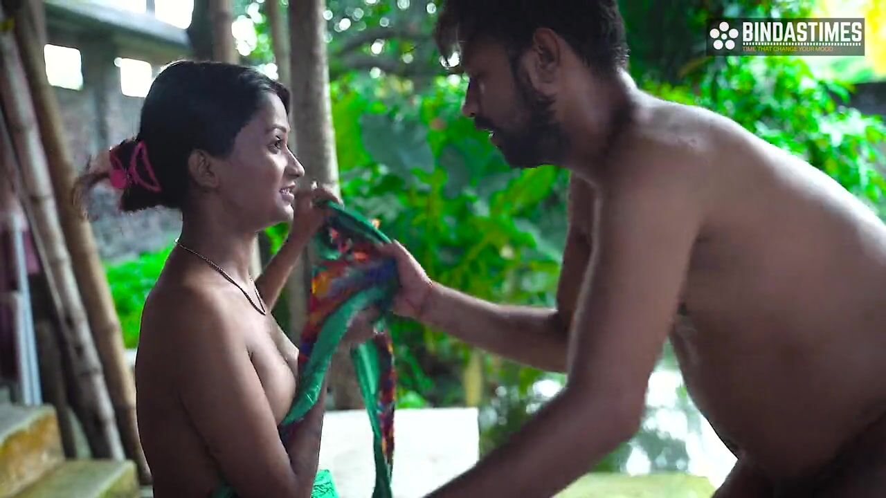 X Xx Sex Video Odi - Kaamwali Bai ke sath Outdoor Masti Doodh Nikal ke ( Hindi Audio ) watch  online