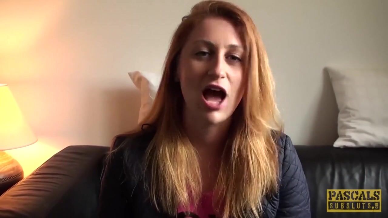 Une fille sauvage du Royaume-Uni avale du sperme après avoir baisé regarder en ligne