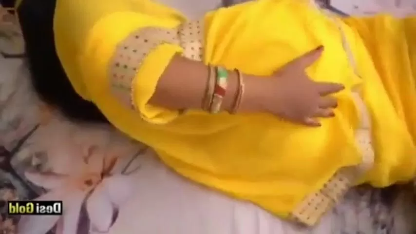 Savita Bhabhi Ki Hot Bur Ki Chudai - Hot Savita bhabhi ne akele me chut me ungli ghumayi watch online