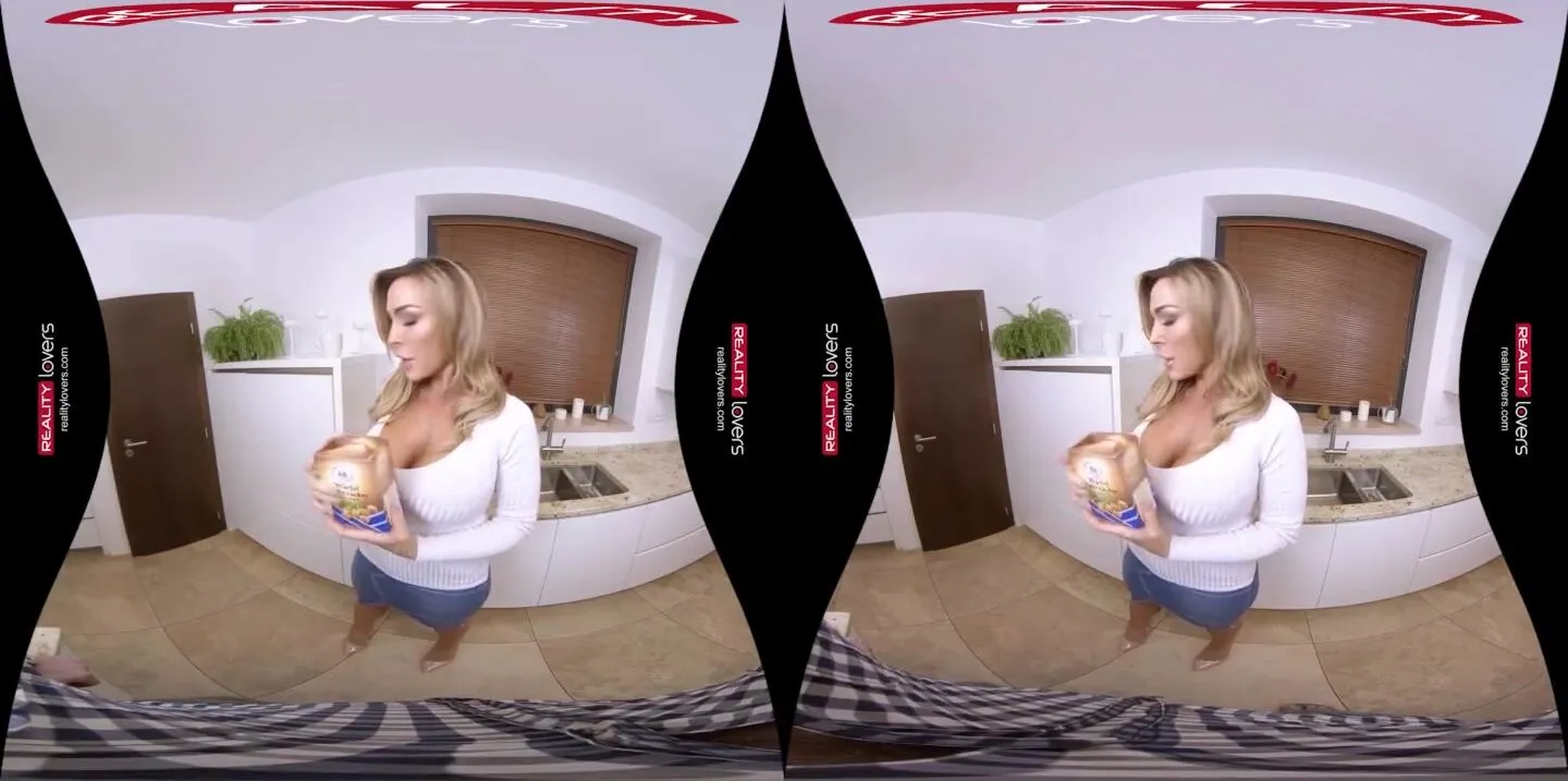 RealityLovers - Большие сиськи MILF в VR порно